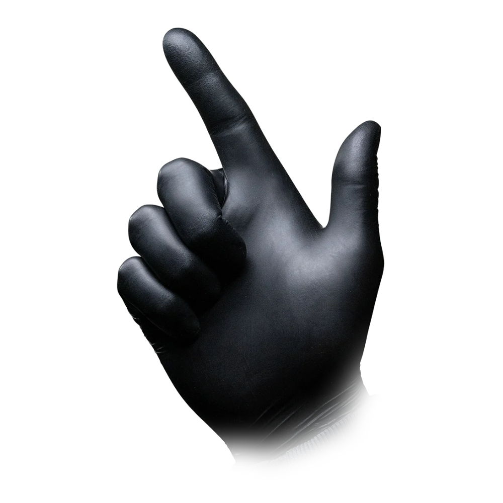 Eine rechte Hand mit AMPri Epiderm Protect Black Nitrilhandschuhen von MED-COMFORT puderfrei, schwarz aus einer 100 Stück-Box ist vor einem weißen Hintergrund zu sehen. Der Zeigefinger ist ausgestreckt und zeigt nach oben, während die anderen Finger in die Handfläche gekrümmt sind.