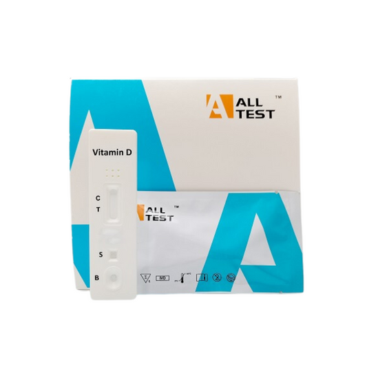 Ein AllTest Vitamin-D-Testkit Rapid Schnelltest mit einem Testgerät und einem sterilen Puffer in einer Verpackung mit blauem, weißem und orangefarbenem Design. Das Gerät misst 25-Hydroxyvitamin D.