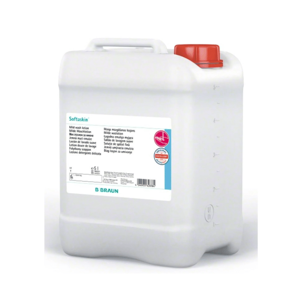 Ein Kunststoffbehälter mit B. Braun Softaskin® Waschlotion von B. Braun Melsungen AG mit rotem Deckel und Etiketten mit Anwendungshinweisen und Inhaltsstoffbeschreibung. Der Behälter ist für medizinische oder klinische Zwecke konzipiert.