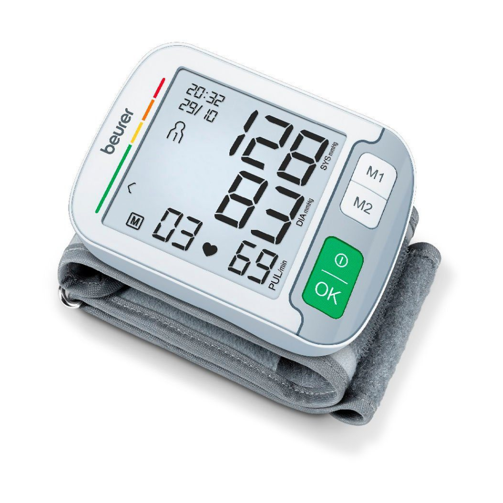 Beurer Handgelenk-Blutdruckmessgerät BC 51 mit einer Manschette und einem LCD-Bildschirm, der Messwerte vor einem weißen Hintergrund anzeigt.