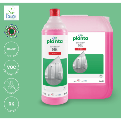 The image shows a pink bottle and a larger pink container of Buzil Planta Bucasan® Hit P 921 Ecological Sanitary Maintenance Cleaner, a product of BUZIL-WERK Wagner GmbH & Co. KG. It is known for its streak-free shine and meets HACCP standards. In addition, it is free of VOCs and silicone and proudly bears the EU Ecolabel as well as symbols highlighting its eco-friendly properties.