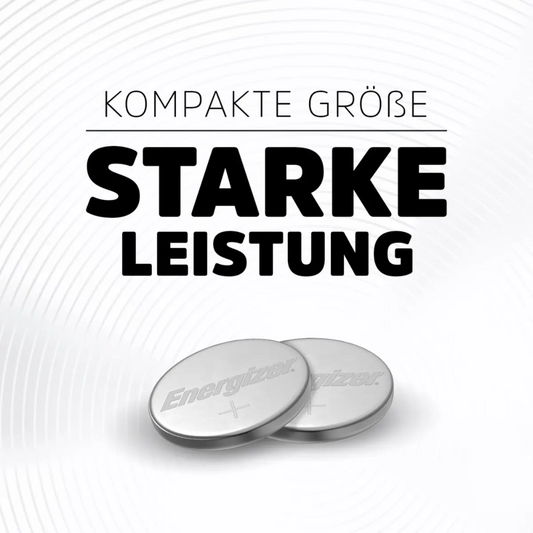 Anzeige mit zwei Energizer Deutschland GmbH Knopfzellen CR 2025 3V 163 mAh Lithiumbatterien vor weißem Hintergrund mit grauen Wellen. Der Text auf Deutsch lautet „kompakte Größe starke Leistung“, was übersetzt bedeutet
