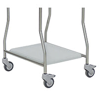 Die Novocal Kunststoffbodenwanne für Vierfachsammler - NW74 oder NW84 (1 Stück) verfügt über einen stabilen Metallwagenboden mit vier Lenkrollen, einem flachen Regalboden und abgewinkelten Beinen, perfekt für die Abfallaufbewahrung. Marke: Novocal.