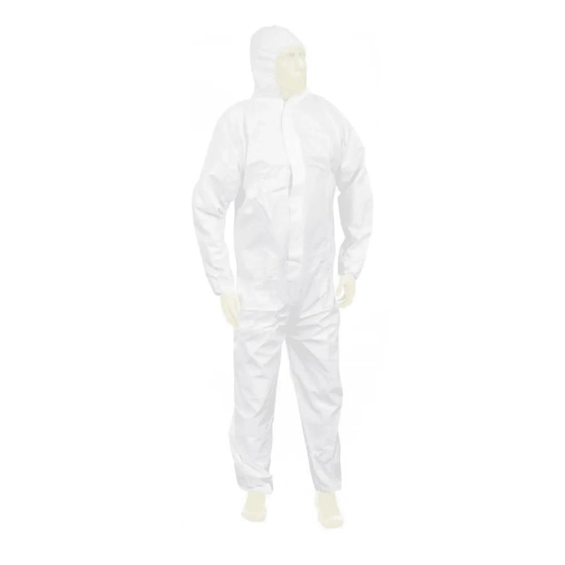 Eine Person trägt einen weißen Meditrade Suavel® Yeti Schutzanzug mit Kapuze, der den Körper vollständig bedeckt, und steht vor einem weißen Hintergrund. Der Anzug wirkt leicht und auf Sicherheit ausgelegt.