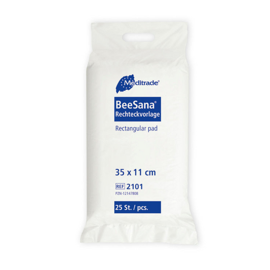 Eine versiegelte weiße Plastikverpackung mit der Aufschrift „Meditrade BeeSana® Rechteckvorlage, 11 x 35 cm | Packung (25 Stück)“ in blauer Schrift, was eine Größe von 35 x 11 cm und eine Menge von 25 angibt.
