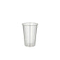 Der Kaltgetränkebecher „pure“ PLA 0,2 l glasklar der PAPSTAR GmbH mit seinem minimalistischen und schlichten zylindrischen Design wird vor einem schlichten weißen Hintergrund präsentiert, um sein umweltfreundliches Potenzial hervorzuheben.