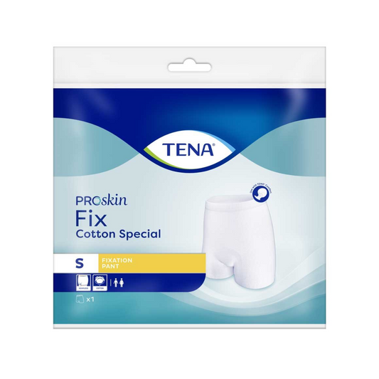 Das Bild zeigt die Verpackung der TENA Fix Cotton Spezial Fixierhose in Größe Small. Die Vorderseite der Verpackung ist weiß mit blauen Akzenten und zeigt oben das TENA-Logo und ein Bild der wiederverwendbaren Fixierhose für Inkontinenzeinlagen.