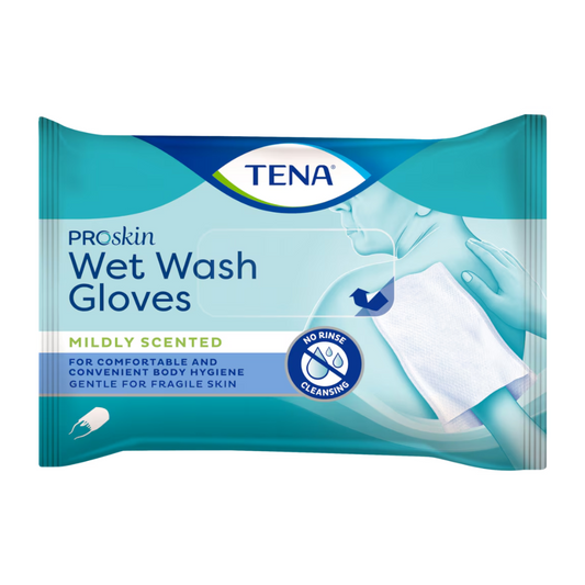 Verpackung für TENA ProSkin Wet Wash Gloves Waschhandschuhe. Das Etikett weist darauf hin, dass diese mild parfümiert sind, für eine bequeme und praktische Körperhygiene gedacht sind, kein Ausspülen erforderlich und sanft zu empfindlicher Haut sind. Auf der Verpackung ist eine Abbildung von Händen zu sehen, die die Waschhandschuhe mit einer pflegenden Formel verwenden.
