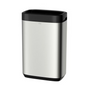Der Tork 460011 Tork Abfallbehälter Image Line, präsentiert von TORK – Essity Professional Hygiene Germany GmbH, ist ein schlanker und minimalistischer rechteckiger Mülleimer aus Edelstahl mit schwarzem Deckel und Boden. Sein Edelstahl-Design bietet Platz für ein beachtliches Fassungsvermögen von 50 Litern, kombiniert Stil mit Funktionalität und verfügt über einen kleinen Griff zum einfachen Öffnen.