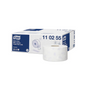 The image shows a pack of Tork 110255 extra soft Mini Jumbo Toilet Paper Premium T2 3-ply from TORK – Essity Professional Hygiene Germany GmbH. Next to it, a single roll is displayed for product demonstration. The packaging is predominantly in the colors white and blue and features printed product details that highlight this extra soft toilet paper.