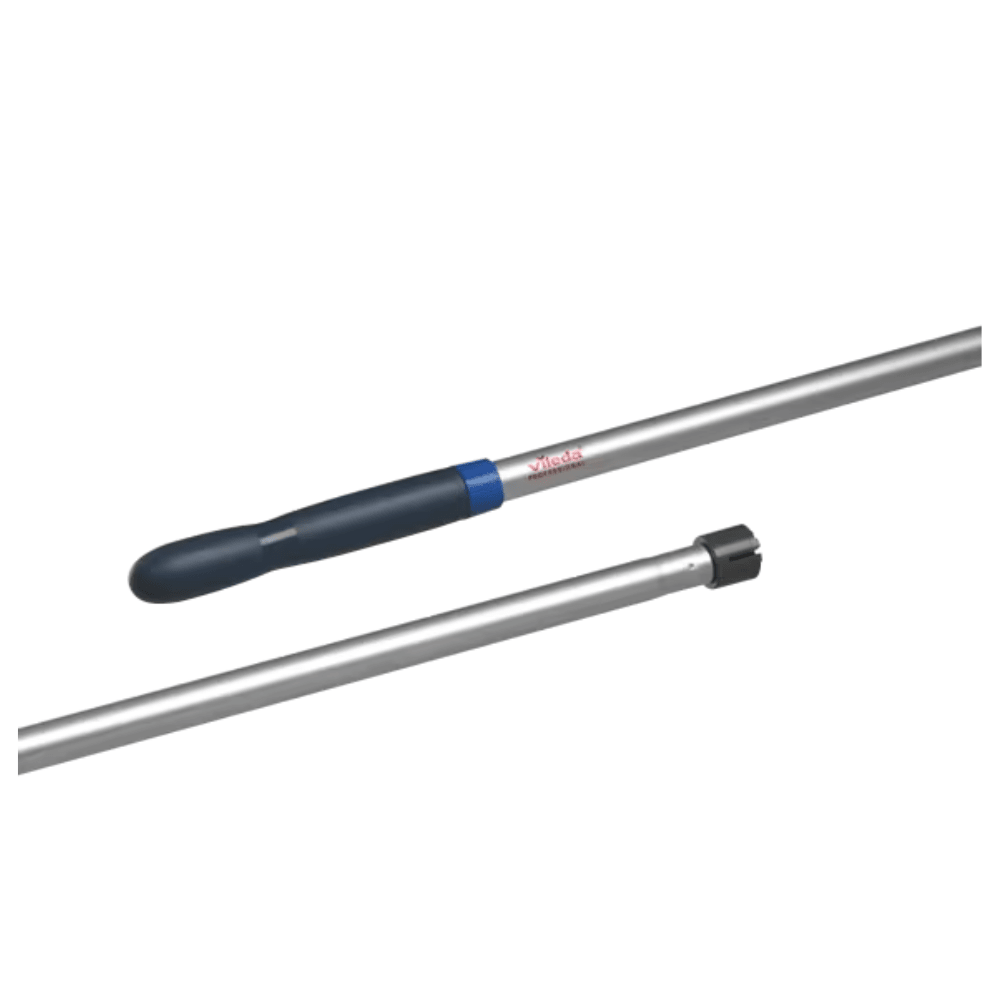 Der 138 cm lange Vileda Professional SuperMop Stiel ist eine präzisionsgefertigte Teleskopstange in Silber mit blauem Griff und schwarzem Endstück der Vileda GmbH.