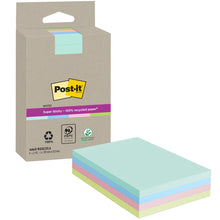 Abgebildet ist eine Packung 3M Post-it® Super Sticky 100% Recycling Notes der 3M Deutschland GmbH mit vier linierten Blöcken (102 x 152 mm, je 45 Blatt) in verschiedenen Farben, die alle aus PEFC-zertifiziertem Recyclingpapier bestehen.