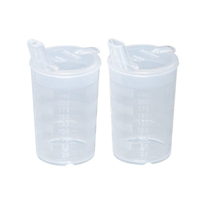 Der melinip Schnabelbecher ECO von Helmut Schwarz GmbH besteht aus zwei transparenten Messbechern mit Schnappdeckel, klaren ml-Markierungen von 25 ml bis 200 ml und 4 mm Klappausgießern; perfekt für den präzisen Einsatz in Krankenhäusern oder Arztpraxen. Wird im 10er-Pack geliefert.